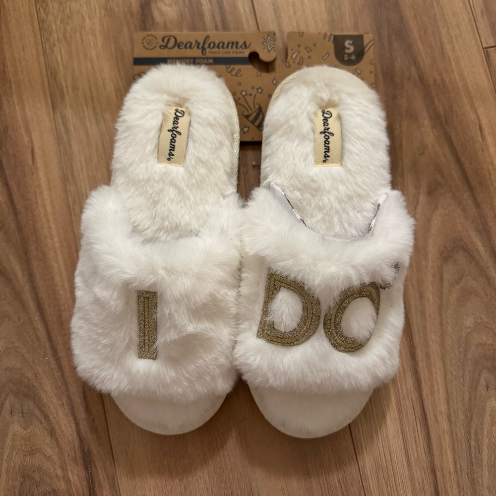 Dearfoams Women's White “I Do” Slippers